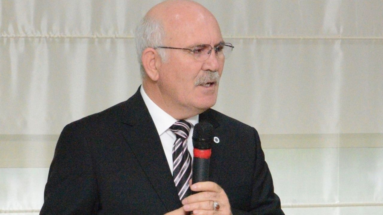 Uşak Üniversitesi Rektörü öğrencilerle çevrimiçi buluştu