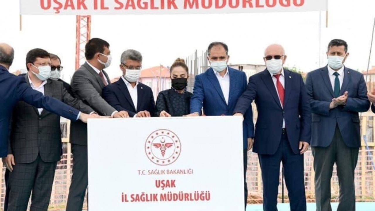 Sivaslı'daki temel atma töreninde protokol krizi!