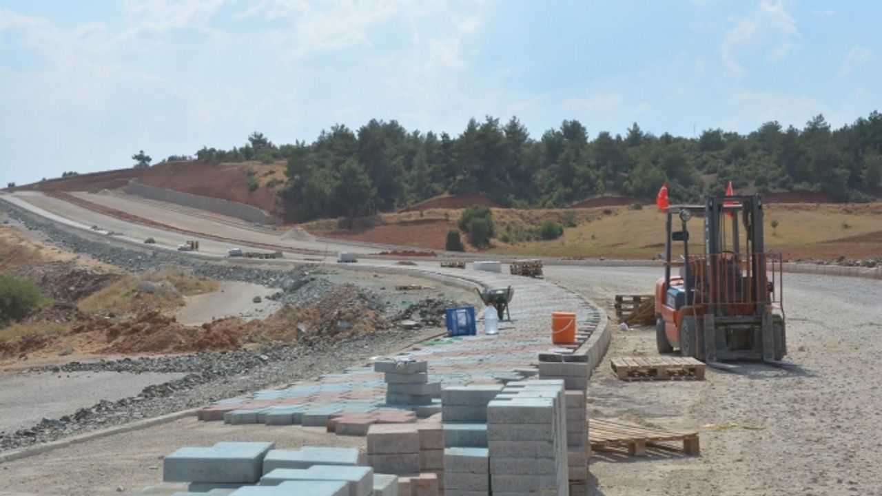 Hakan Savaş'tan Başkan Çakın'a 150 TIR parke taşı cevabı