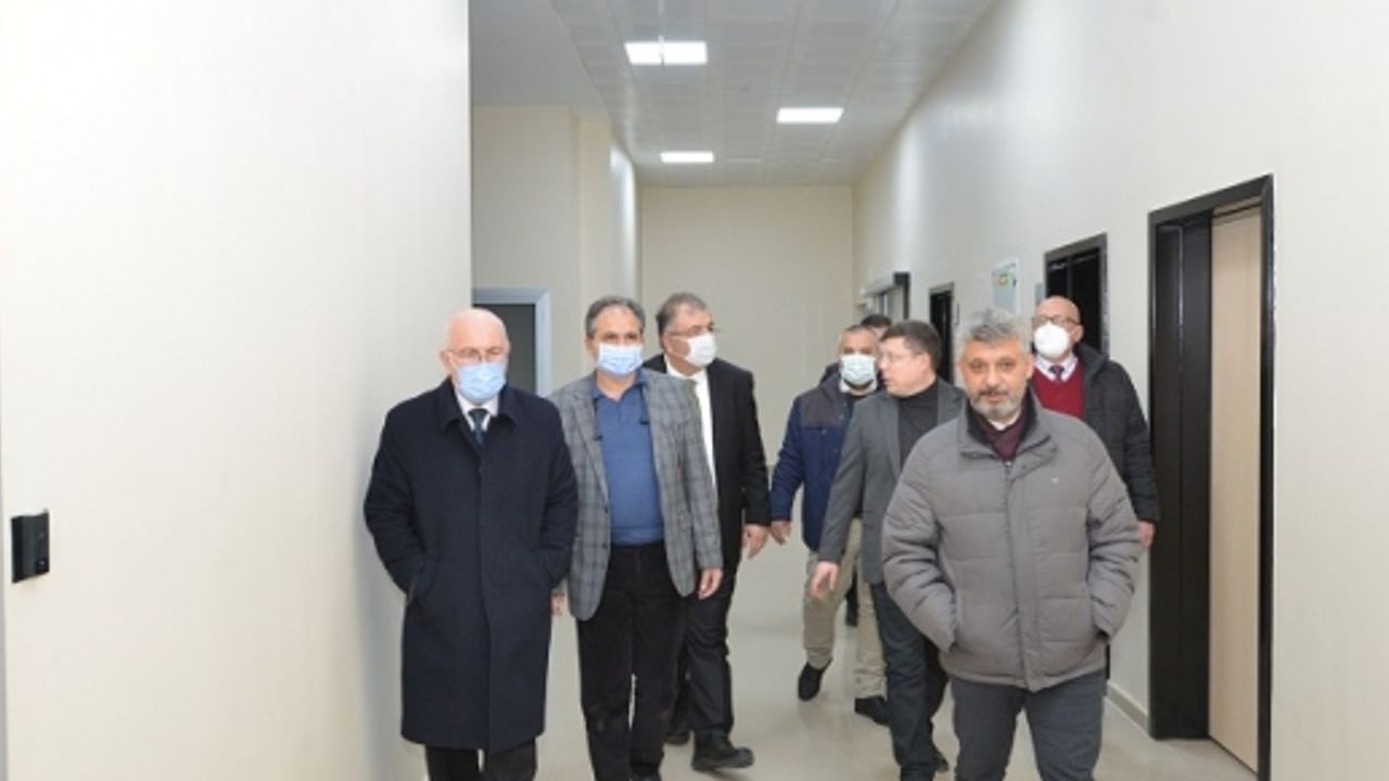 Milletvekilleri, Uşak Tıp Fakültesini inceledi