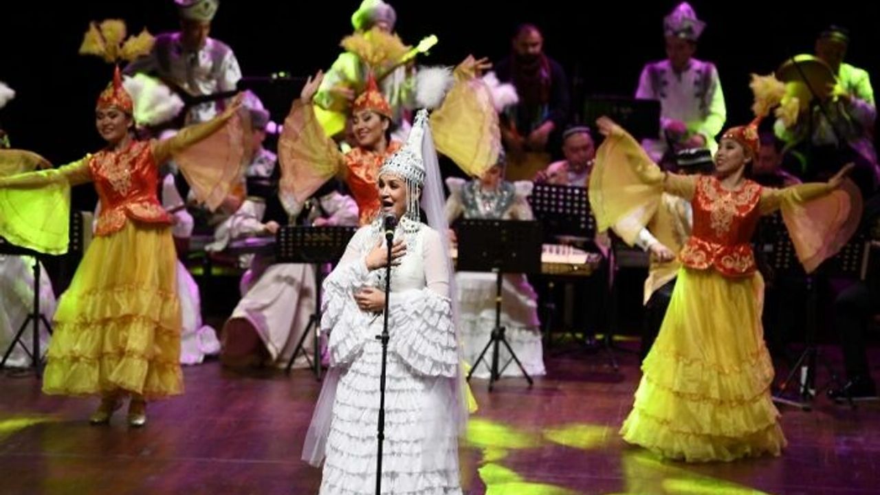 TÜRKSOY, Uşak'ta Nevruz konseri verdi