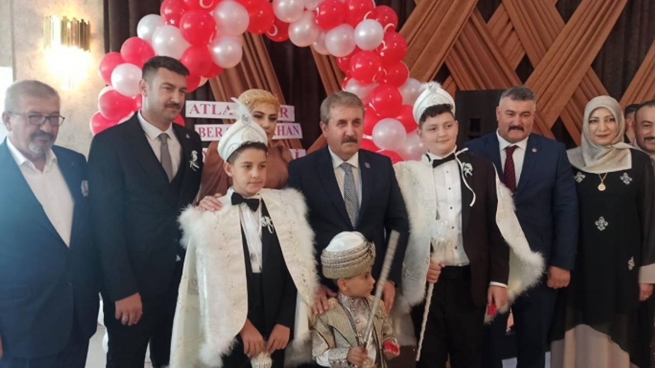 Mustafa Destici, Karaca ailesinin mutluluğuna ortak oldu