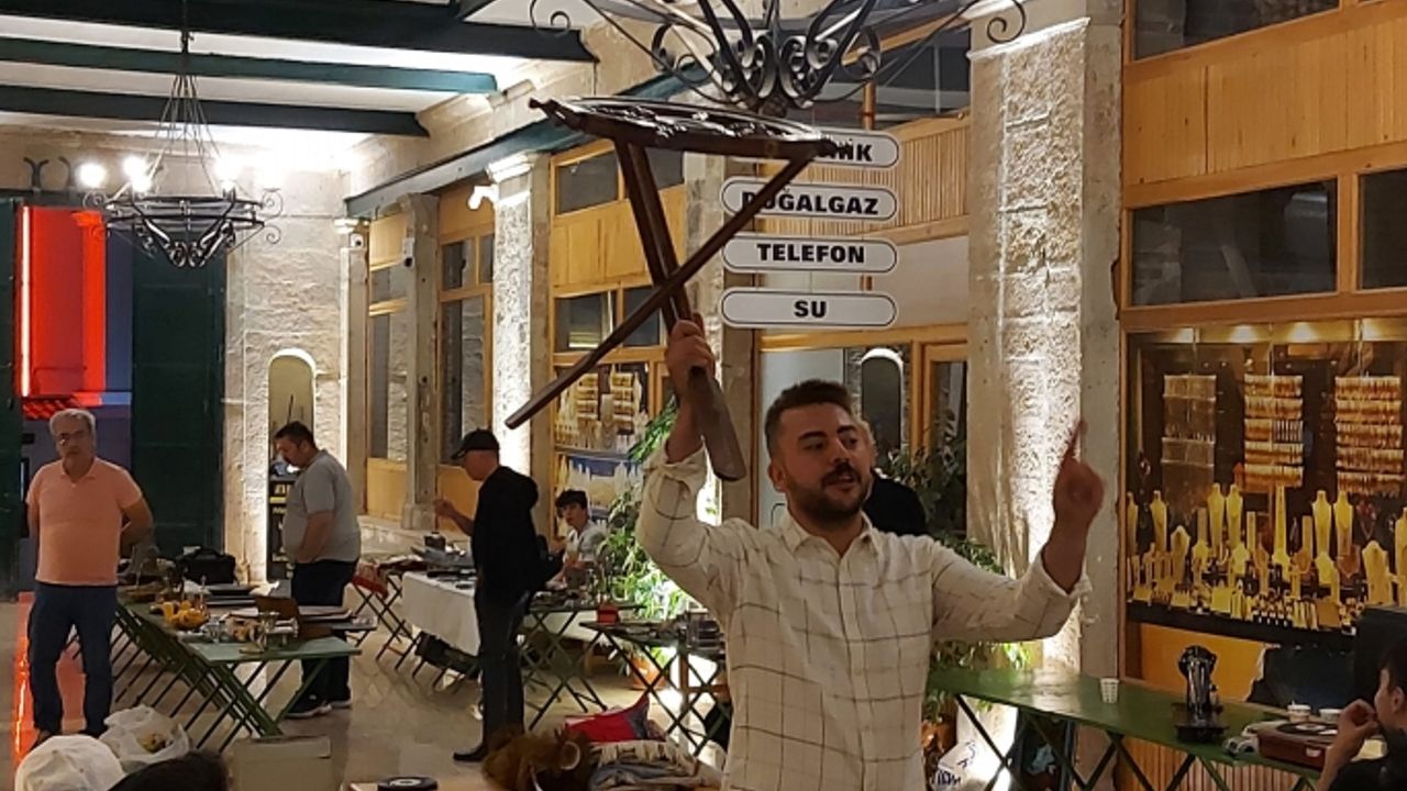 Uşak'taki antika eşya mezatının geliri, Uşşak Aşevi ve dar gelirli öğrencilere ayrıldı