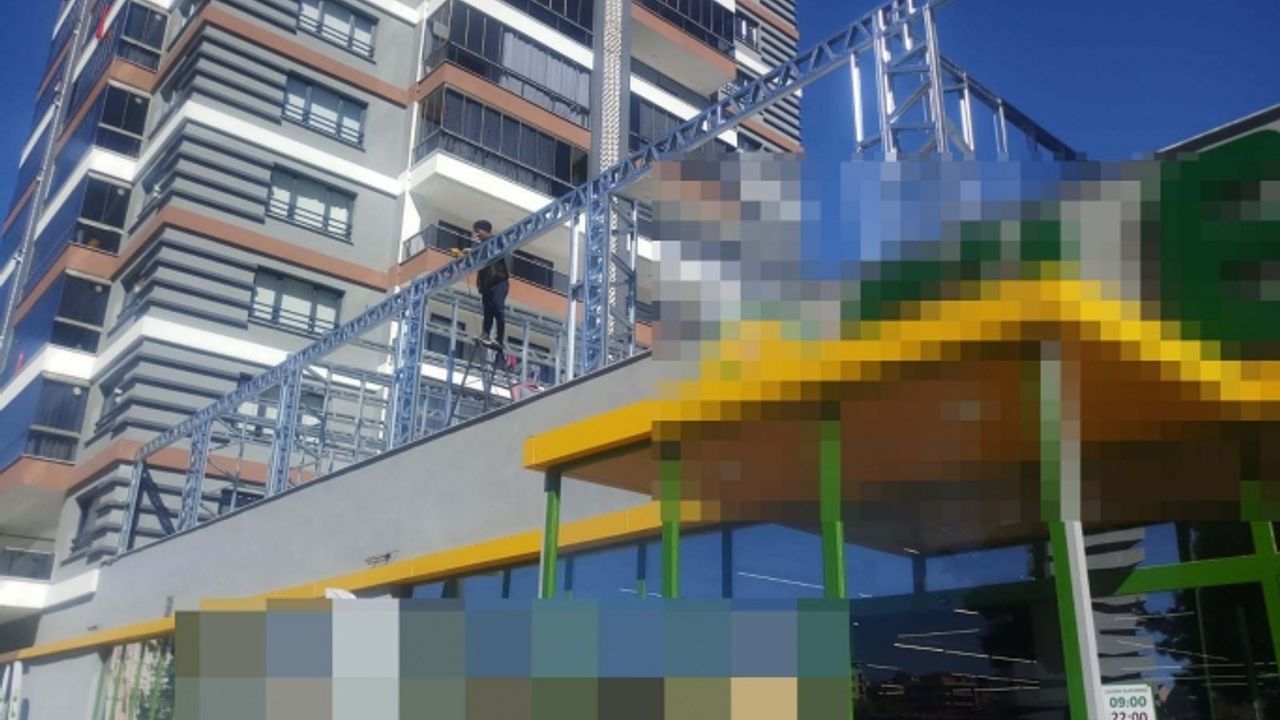 Uşak'taki kaçak inşaata belediye müdahale etti, çalışma durdu
