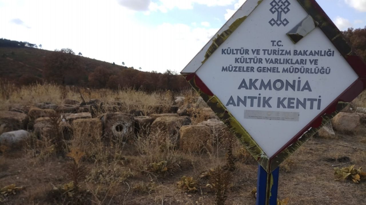 Banaz'ın antik kenti Akmonia'da en az 300 kişinin tapusu var!