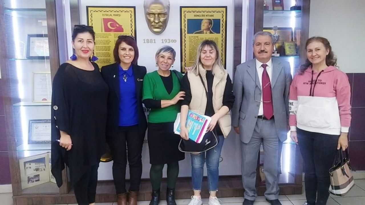 Uşak Eğitim İş Sendikasına 16 öğretmen daha üye oldu