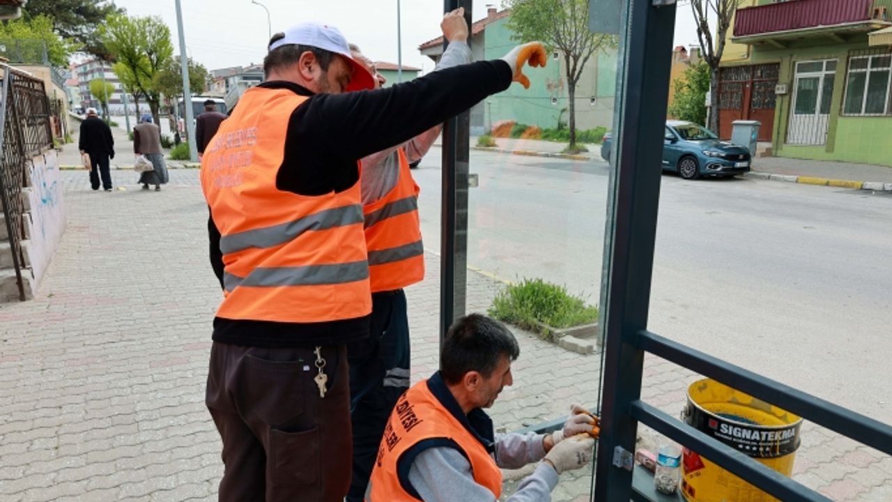 Uşak'ta 7500 çöp konteynırı ve 250 otobüs durağı geri dönüşümle yapıldı