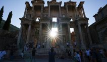 Efes'teki Artemis Tapınağı, ilk günkü gibi ihtişamlı duruyor