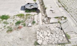 Uşak'ta güya Venedik'teki gibi gondollarla gezilecek olan bölge, git gide banliyöye dönüşüyor