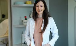 13 ve 14 yaşındaki çocuklara estetik işlem yanlış! Her yerde mantar gibi bittiler!