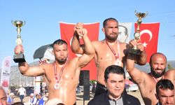 Karaadilli Yağlı Güreşlerinde, Yusuf Can Zeybek'i yenen Feyzullah Aktürk başpehlivan oldu