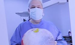 Acıpayamlı Rahime Bakır'ın karnındaki şişliğin 9 kilogramlık miyomdan kaynaklandığı ortaya çıktı