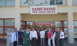 Uşak'ta 3000 olan fizik tedavi hastaları, geceleri yapılan çalışmayla 450'ye düştü! Daha kısa sürede tedavi olunacak!