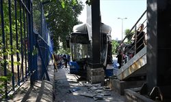 Keçiören'de EGO otobüsü kaza yaptı, 20 yaralı