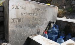 Uşak ve İzmir halkının ortak kaderi: Damacana ile su kuyruğunda bekleme