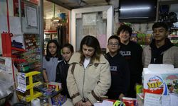 Üçler Ortaokulu öğrencilerinden çok kral hareket! Mahallelinin veresiye borçlarını çocuklar ödedi!