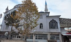 Uşak'taki camiyi ciddi ciddi arsa takasına açık hale getirmişler!