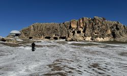 Uşak'ın komşusu Afyon'da Frig Vadisi'ndeki Emre Gölü'nde keyifli hafta sonu etkinlikleri yapılıyor