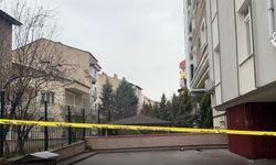 Uşak Kemalöz'deki 8 katlı binanın antenini tamir etmek isteyen apartman yöneticisi yere düşüp hayatını kaybetti
