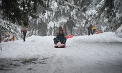 Uşak'ın komşusu Demirci'de kartpostal gibi kar manzaraları