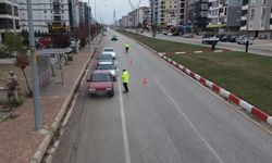 Uşak'ta İbrahim Tahta Kılıç ve Yavuz Sultan Selim Caddeleri'nde hızlı yapanlara karşı yoğun radar denetimleri sürüyor!