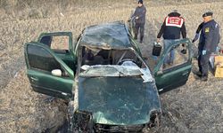 Kütahya ve Afyon arasındaki yolda takla atan otomobildeki sürücü Mustafa Topal hayatını kaybetti