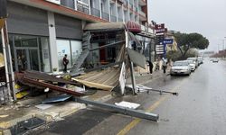 Uşak, Denizli ve Afyon'a şiddetli rüzgar uyarısı! Denizli'de çatılar uçtu!
