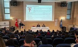 Uşak'taki üniversite öğrencilerine ilerisi için önemli tavsiyelerde bulundu