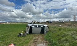 Uşak ve Banaz arasında tarlaya uçan otomobildeki 4 kişi yaralandı