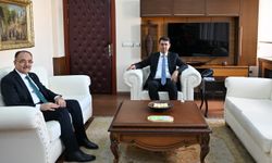 Uşak'ta 2014 ve 2019 döneminde görev yapan Başkan Nurullah Cahan, Uşak Valisini ziyaret etti