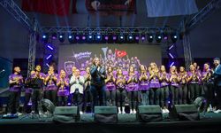 Uşak'ın komşusu Afyon'da filenin sultanları büyük gurur yaşattı