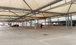 Uşak Belediyesi park parası aldığı için Atapark'ın çevresindeki cadde ve sokaklarda araç koyacak yer kalmıyor!