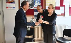 Uşak'taki olayın ardından müdür ve veli darp raporu aldı! Yücel, okulu ziyaret edip öğretmenlerin yanında oldu!