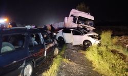 Aynı aileden 4 kişinin vefat ettiği Uşak'taki kazada yaralanan 34 kişi hastanede tedavi altında!