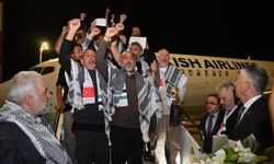 Uşaklı iş adamı Halil Erdoğmuş ve diğer Türk vatandaşları sağ salim geldi