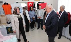 Ejderhan Gezer, Kütahya 100'üncü Yıl Mahallesi'ndeki sergiyi açtı