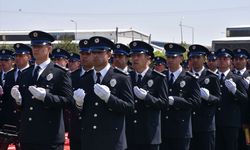 Afyonkarahisar'da mezun olan polis adayları kep attı