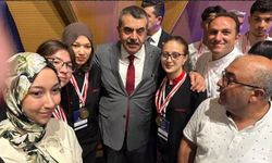 Uşak'ın komşusu Gediz'deki öğrenciler hazırladıkları yemeklerle derece yaptı