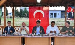 Uşak Valisi Kartal, Uşak Cemevi'ndeki iftar yemeğine katıldı
