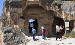 Uşak'tan da ziyaret edilen Afyon ve Kütahya'daki Frig Vadisi'ne yaz döneminde yoğun ilgi
