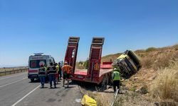 Uşak'ın Ulubey ilçesinde tır şarampole devrildi! 1'i ağır 3 yaraladı