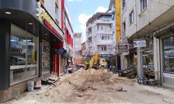 Uşak Mende Pazarı'nda toz ve toprağa neden olan çalışma ne zaman bitecek!