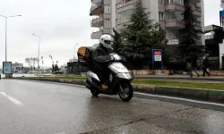 Uşak'ta artan trafik sorunları motokuryelerin can derdine düşmesine neden oluyor