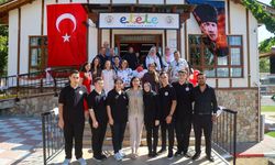 Uşak'ta özel bireylerin çalıştığı El Ele Engelsiz Kafe açıldı