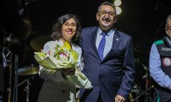 Uşak Belediye Başkan Vekili Hatice Terekeci Özkan ve Güven Özkan 22'inci evlilik yıldönümlerini kutladılar