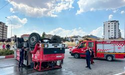 Uşak'ta yangına giden itfaiye ekipleri kaza yaptı! 2 itfaiyeci hastaneye kaldırıldı!
