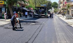 Salihli'nin Şüheda Caddesi'ne asfalt atılıyor