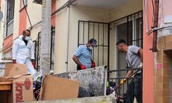 Yunusemre Barbaros'taki çöp evi temizlediler