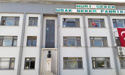 Nuri Şeker'in Uşak Şeker Fabrikası önündeki doğum günü hatalı
