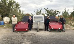 Afyonlu görme engelli mucit dayı, hurda malzemeler kullanarak elektrikli araçlar üretiyor
